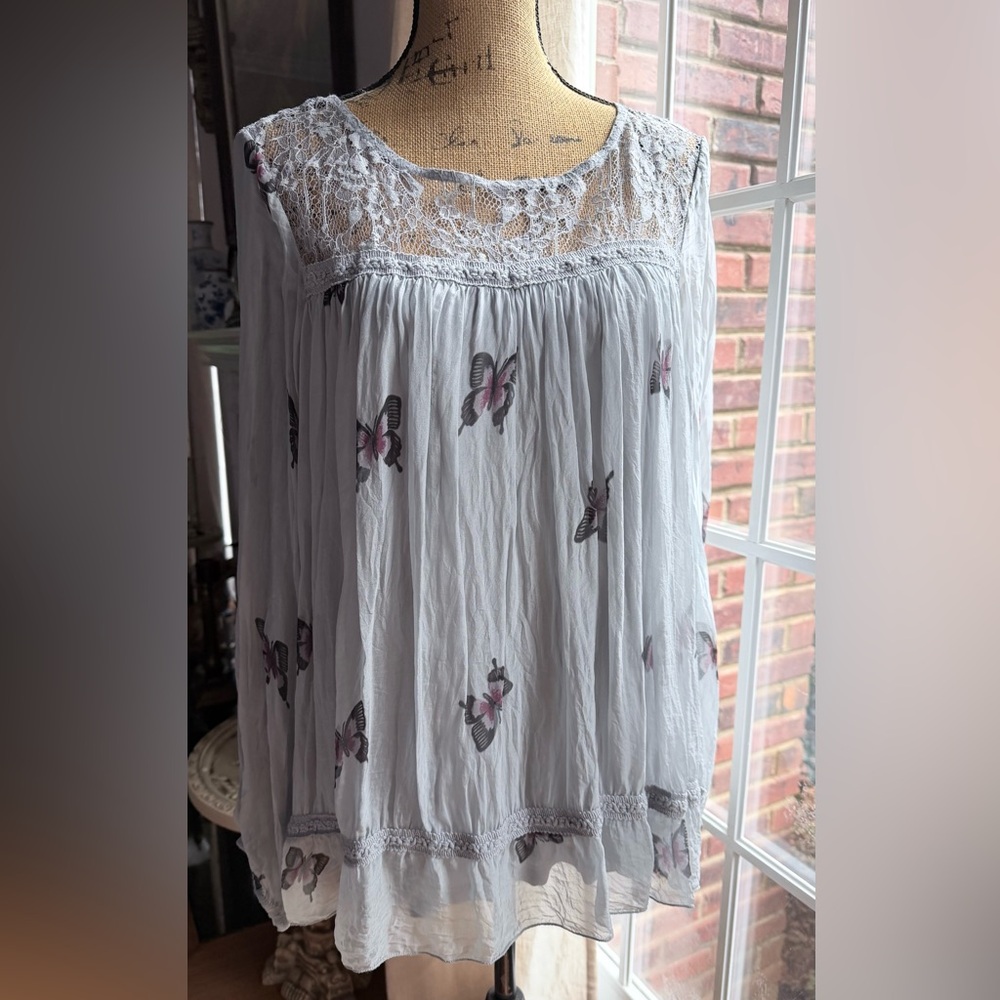 Battery silk blouse with Lace Trim long sleeve made in Italy - Picture 2 of 16
